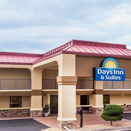 Days Inn & Suites By Wyndham Warner Robins Near Robins Afb Exterior foto