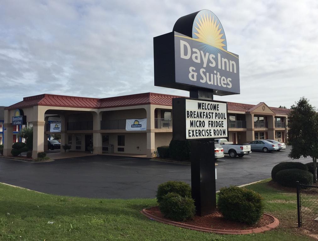 Days Inn & Suites By Wyndham Warner Robins Near Robins Afb Exterior foto