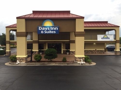 Days Inn & Suites By Wyndham Warner Robins Near Robins Afb Exterior foto