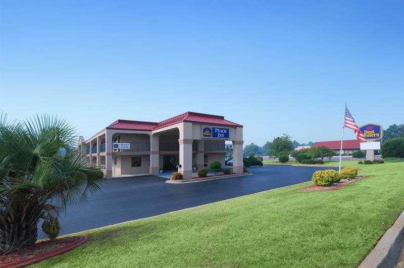 Days Inn & Suites By Wyndham Warner Robins Near Robins Afb Exterior foto