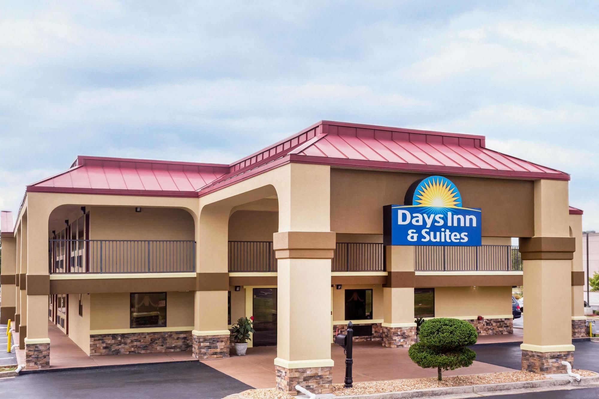 Days Inn & Suites By Wyndham Warner Robins Near Robins Afb Exterior foto